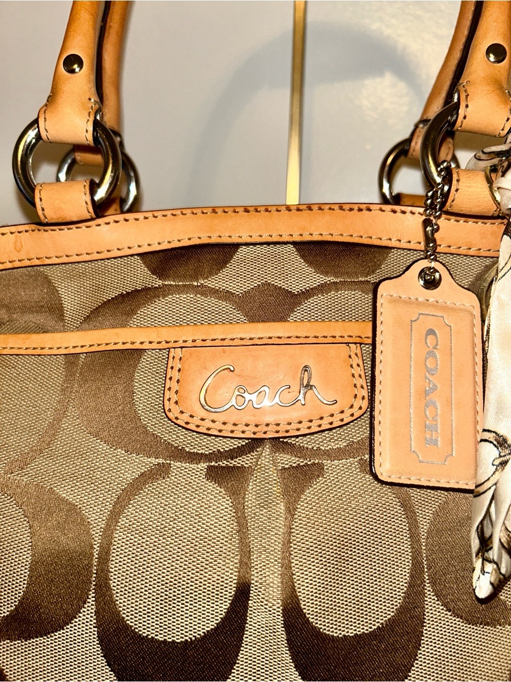 Coach Hampton Signature Monogram Handbag . Y2K Vintage Beauty - Picture 2 of 15